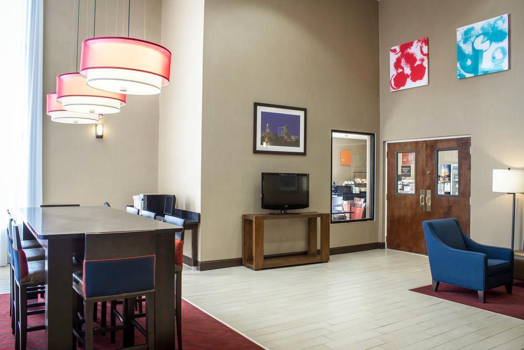 Comfort Inn & Suites Fuquay Varina Exterior photo